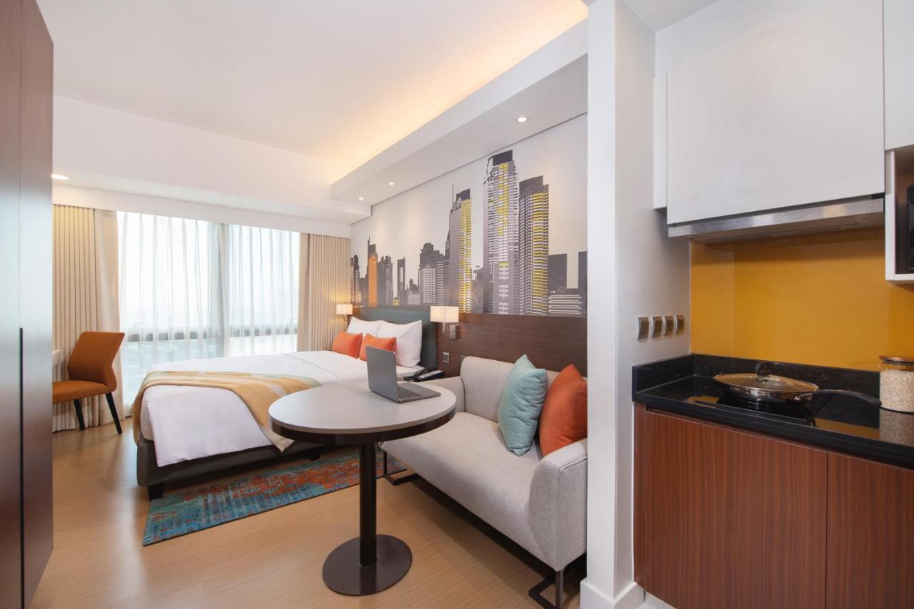 Citadines Benavidez Makati Hotel Makati City Exterior photo
